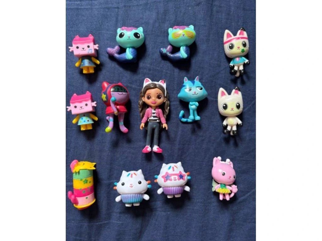 Sada 13 ks figurek Gabbys Dollhouse 2